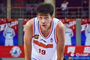 澳客赛事直播-媒体人：有意徐昕的队很多 同曦青岛在内 就看谁的报价广东更满意